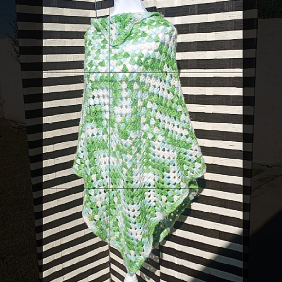 Crochet Long Triangular Pullover Knee-lenght Poncho Wrap Women One Size Fits All - Picture 1 of 7